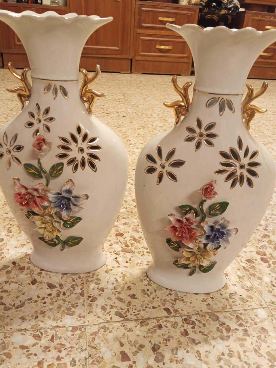 مزهريات للبيع


**إذا كنت صاحب هذا الإعلان وتريد حذفه لأي سبب، رجاءا أرسل رسالة إلى الدعم الفني**