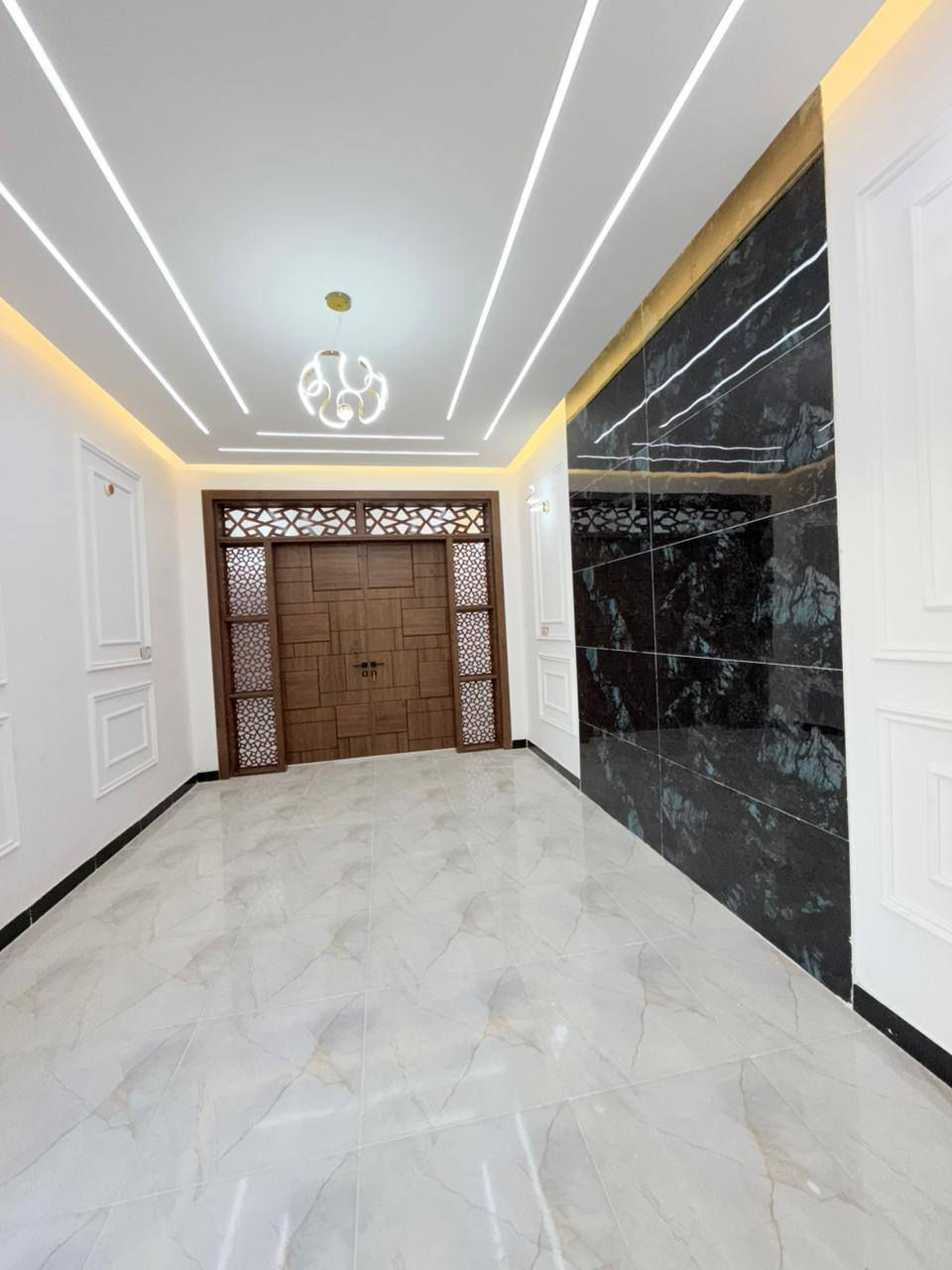 🏡دار للبيع🏡
المساحة: 150 متر مربع

✅ #طابو_زراعي_سند_25_أقرار_محكمه

السعر: 68 مليون  (مع المجال)

الموقع: النجف شارع الصب عمود 320 #ألخط_ألاول

مواصفات البناء:

غرفتين نوم وصاله ومطبخ واستقبال حمامات داخليه وخارجيه وكراج 

بناء مرتب (أساس + سقف كونكريت + طابوك)

أرضية بورسلين أبو الـ 60

الخدمات:#بعد_عن_سوق_100م

ماء كهرباء مدارس سوق تبليط مولد

للاستفسار والاتصال:

*********** متوفر وتساب
