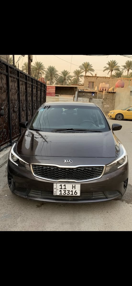 سلام عليكم فورتي 17 امريكي حادثه بابتين وبيه طخطخات بصيطه بس المكان الحتدث وصبغت الصفحه كله السياره جاهره مكينه 2000 والصور السونار ولحادث بلصور عارضه ب112 وبيه مجال حك الجيه مكاني زعفرانيه ***********
