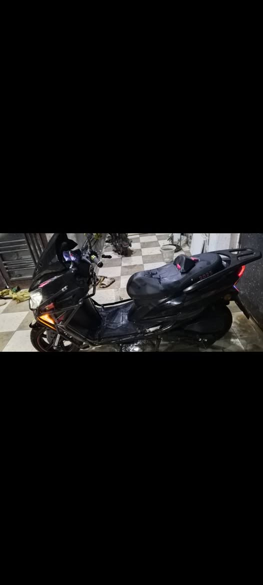 دراجة سترونك موديل 2025 أعلى موديل
نضيفه نضافتها 90 بالميه مكينه بلاديه مامفتوحه 
اشاير كهربائيات شغاله كلشي شغال بصمه 
ماداخله تصليح أبد اني مشتريها من شركه على أيدي بيها فقط السلف مايشتغل اني مامسوي فقط هندر تشتغل اريد ابيع افك دينها مشتريها قسط مكاني حله هاشميه
السعر 350 وبيها مجال لطيبين
***********
