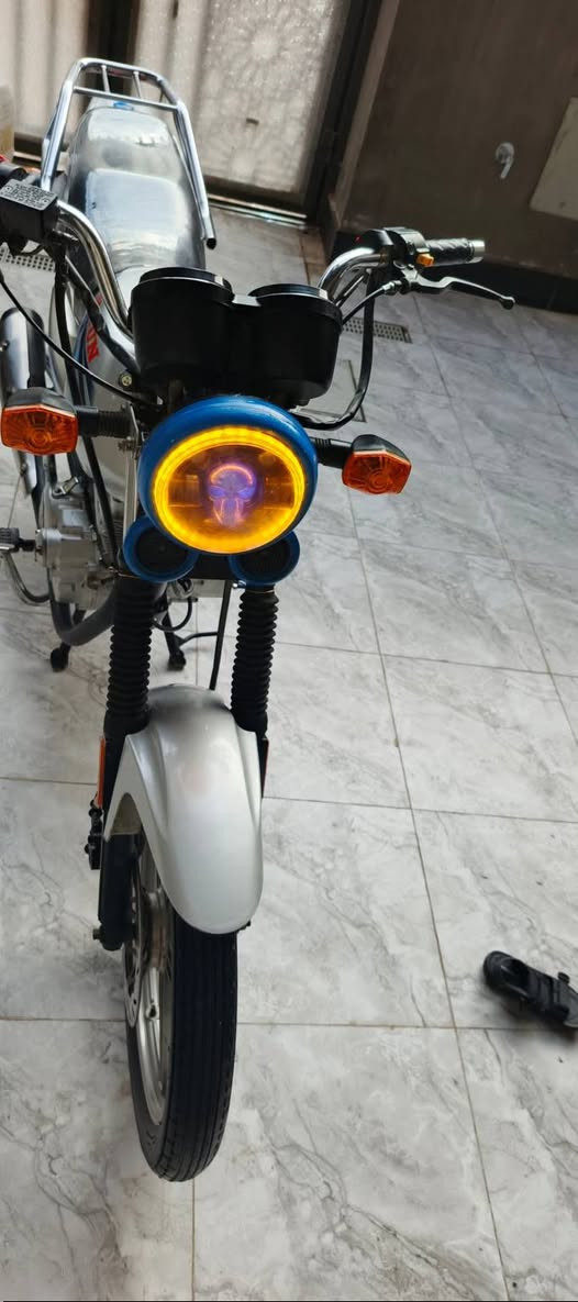 دراجة دايوان عضم 

موديل 22اوراق اصولي 
مكفولة كهربائيات ومحرك 
عنوان كربلاء حي نصر سعر 1100
رقم الهاتف ***********موجود وتساب
