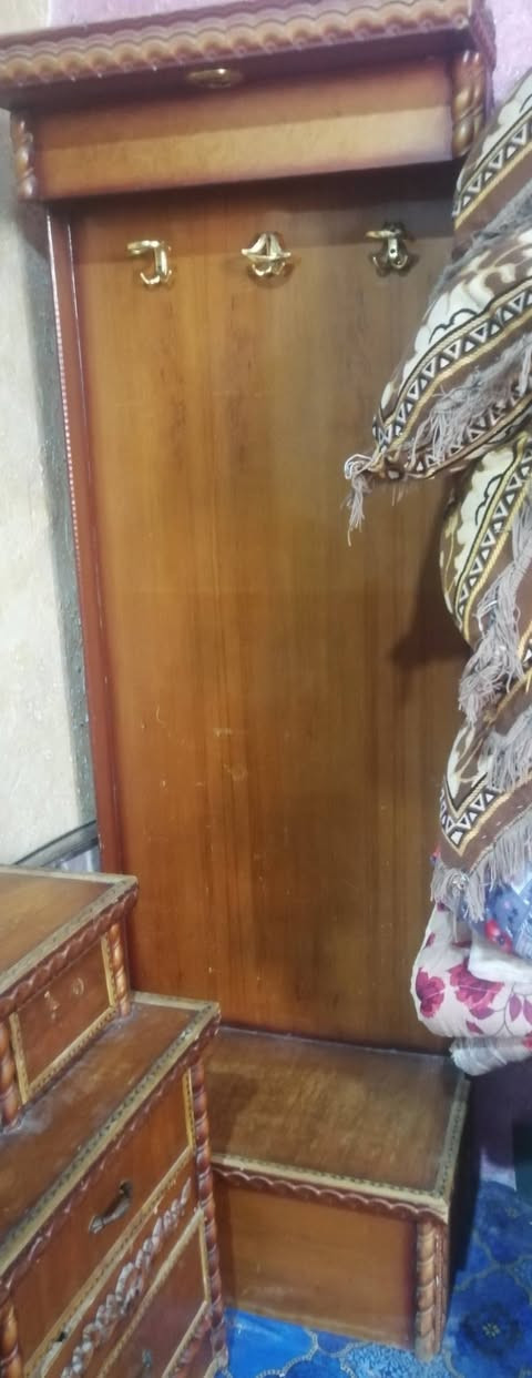 سلام عليكم أغراض غرفة للبيع كنتور وميز مرايا وتعلاكة ملابس
كلهن ب٣٥٠
للاستفسار واتساب فقط رسايل بدون اتصال
المكان... كربلاء... قرب سيطرة الابراهيمية


**إذا كنت صاحب هذا الإعلان وتريد حذفه لأي سبب، رجاءا أرسل رسالة إلى الدعم الفني**