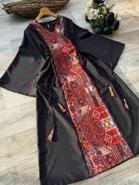 عرض خاص • موضة عالمية • مقاسات ٣٨-٤٨