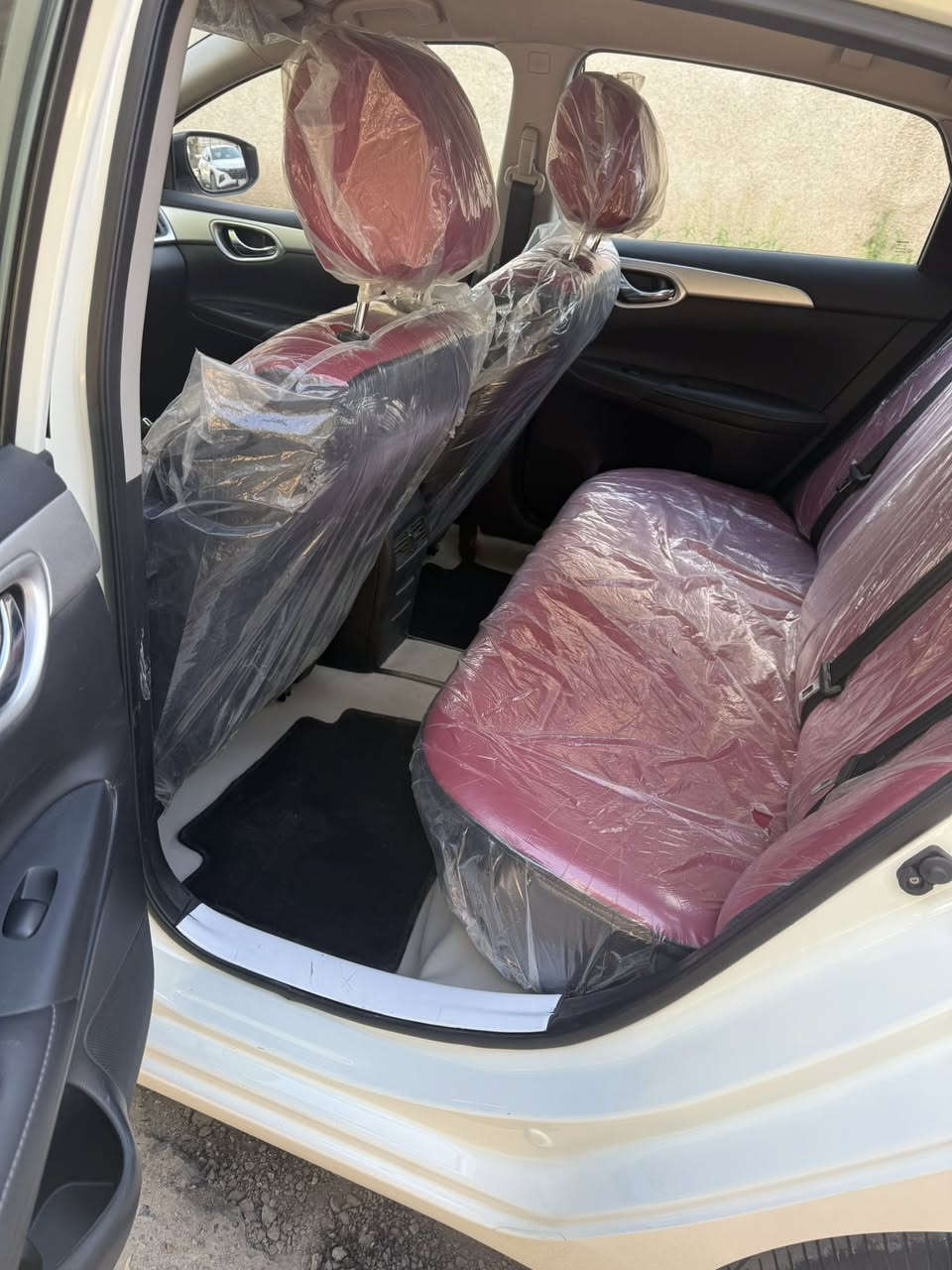 السلام عليكم رمضان كريم عليكم 
جميعا البيع فقط نيسان سنترا موديل 25 خليجه 
ماشيه 13 الف كيلو وقابل الزياده عنوان بغداد حي القاهرة
السعر 125 ورقه وبيها مجال تجي شوف سياره تقتنع بيها تشلع عيوني ماتعجبك علق بلكلمه طيبه مثل وجهك الطيب 
سياره عليها دوشمه مقاعد وارضيه جلد متواجد فيس واتصال 
***********
