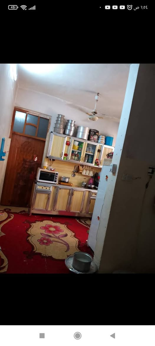 سلام عليكم بيت للبيع 100م طابو صرف النهروان حي الطف عل شارع سايدين عل بره نقد وقسط حسب الاتفاق للاتصال ***********
