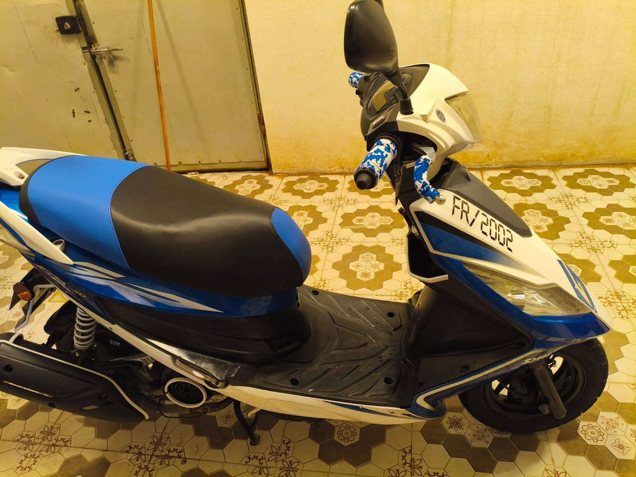 السلام عليكم
للبيع دراجه سايم نحله نضافه فول محرك 150دبلين محرك بلادي ما مفتوح لايت زنون عالي ناصي  صندوك كهرباء مابيها كل نقص ملاحضه دراجه بدون اووووووراق السعر 900بيها مجال مكان دراجه الرمادي تواصل واتس ***********
