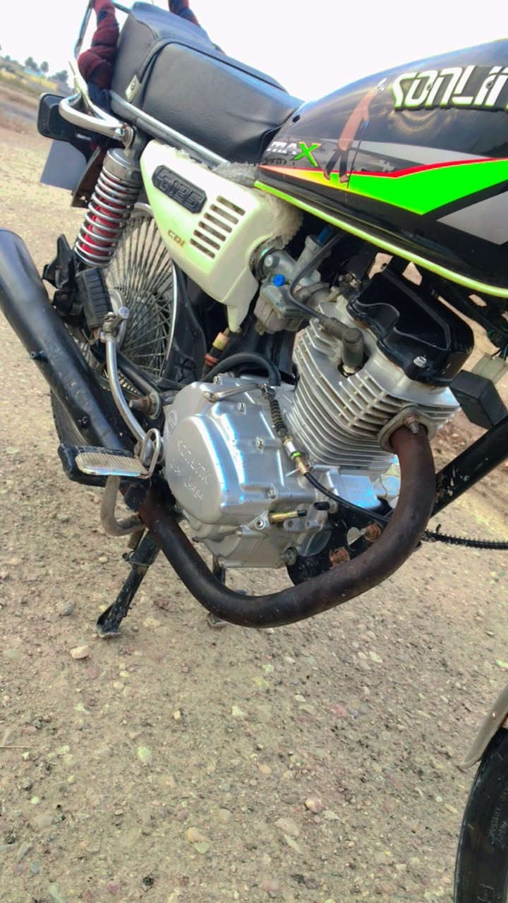 سلام عليكم دراجه تايكر موديل ٢٣ مكفوله مكينه جديده بس  مبدلهه ولفات دارجه خير من الله شلعه وراق كامله. دراجه مال جناي مكاني ديالي كنعان ***********
