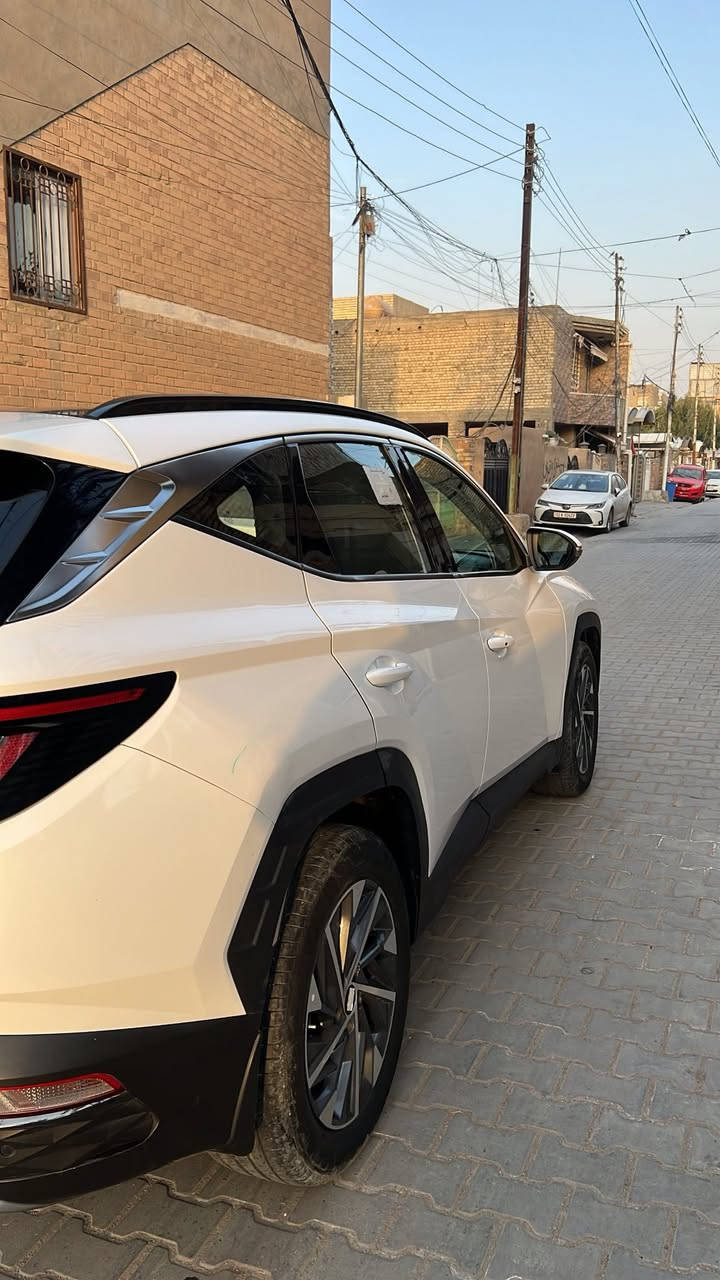 سلام عليكم توسان 2024 خليجي ماشية 35 الف سيارة فول مواصفات 1/1 بانوروما Gbs
داخل بيجي بصمة سايد بريك بصمة صار بيهة شخط بلبابين وبدلتهن  اصليات وعندي صور قبل لا ابدلهن بدون لا دواخل ولا صبغ 
وموجود بيهة سونار السعر 210 وبيهة مجال عنوان/ بغداد الجديدة/ *********** السيارة بأسمي تحويل ثاني يوم
