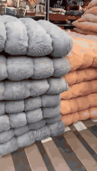 ياالله اللهم.صلى على محمد وآل محمد 
مفروشات الشورجه 
عروض نار
تم وصول جودليه بوهيمي فراشه 
طول ٢٠٠
العرض ٩٠  قياس كبيرا جدا
وزن جودليه ٣ وربع كيلو
سعر قطعه فقط ١٠ الف 
العنوان الغزاليه شارع ضغط شارع عسل 
الاتصال او مراسله صفحه  ***********
اهلا وسهلا بكم
