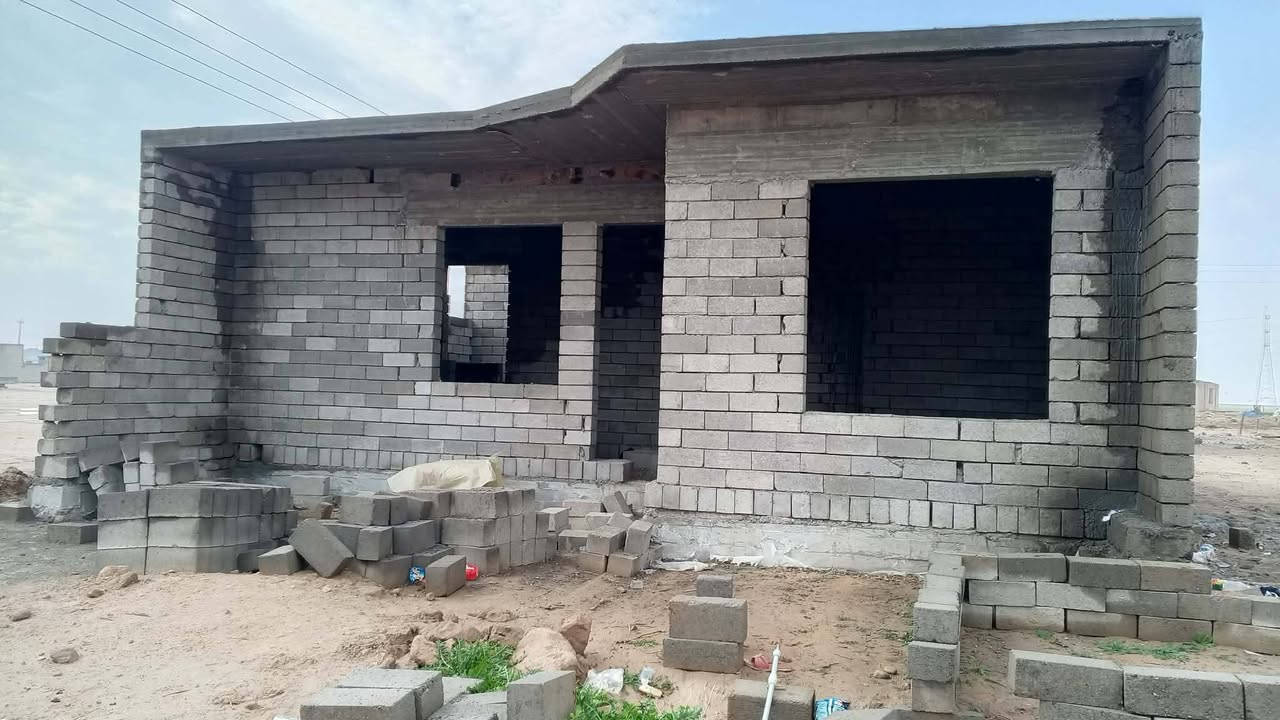 هيكل للبيع في حي الفرسان مساحة 150
الواجه 10
والنزال 15 
يبعد على المعلب 200متر
وعن الشارع العام 800 متر
للاستفسار اتصل

***********
***********
