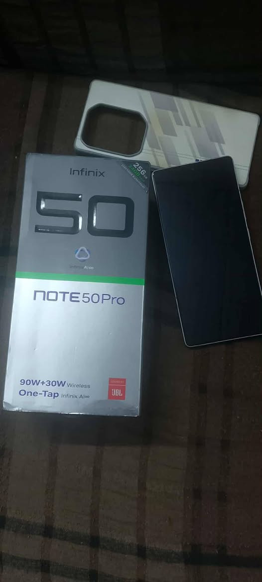 السلام عليكم شباب جهاز انفنكس نوت 50 برو مبايل غني عن التعريف جهاز صارلة عندي شهرين غراضة كاملة رام مالتة 12+12 ذاكرة 256 جهاز زلق مابي نضيف جداا ماكني بغداد الدورة رقمي. *********** سعر الجهاز 280 وبي مجال بسيط
