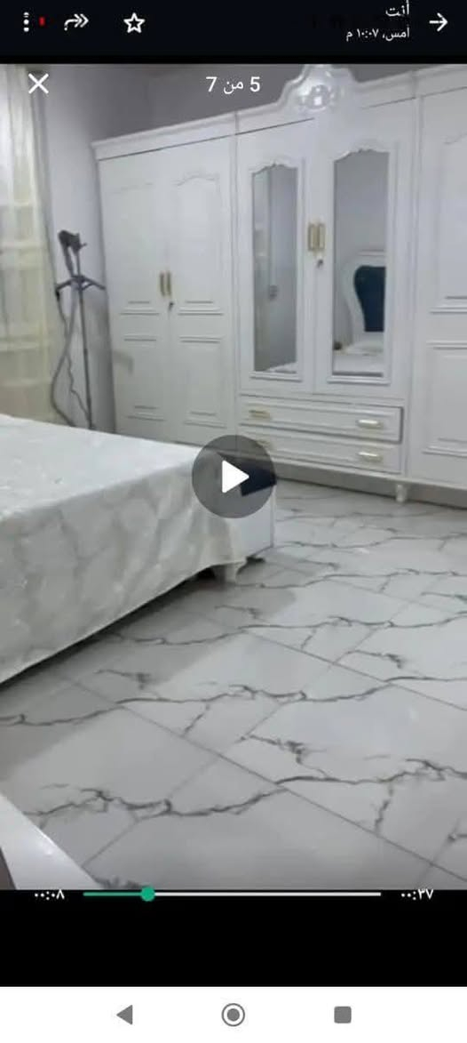 سلام عليكم بيت للبيع حديث بناء2024 مساحه 100 طابو زراعي سند 25
غرفه جبيره وهول ومطبخ صحيات ثنين شرقي غربي وطارمه 
  العنوان كريطعه قرب سيطره بيت الوزير فرع مخبز ابو ياسر السعر٥٢ي مجال بناء حديث 
للاستفسار الاتصال *********** بيع مستعجل
