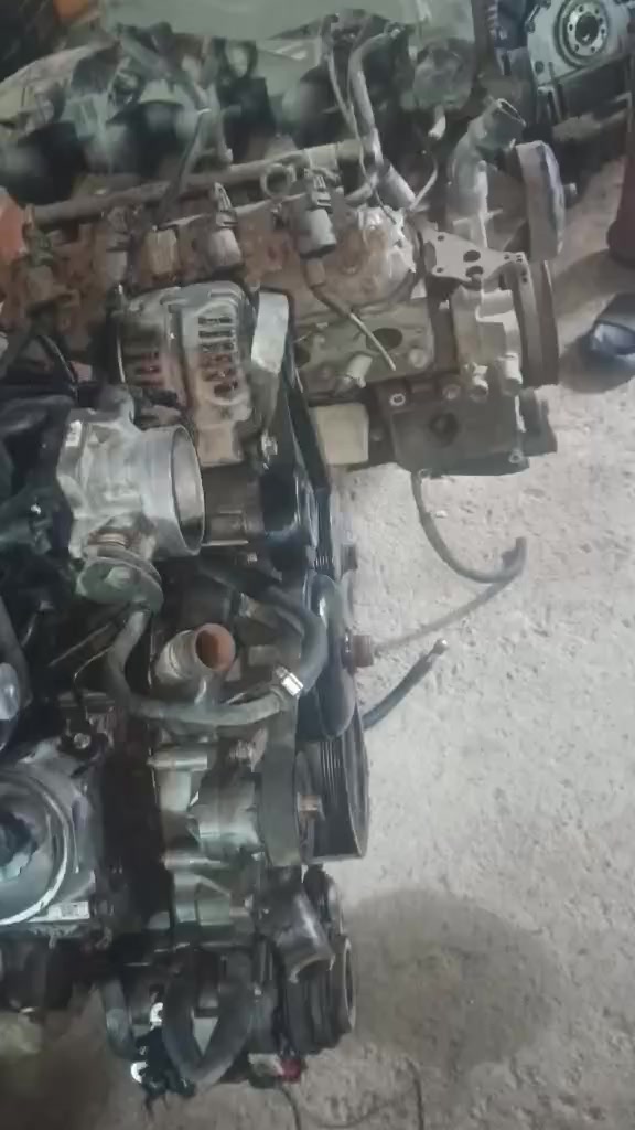 مكينة 5300 كير 700 ضفيره و عقل تحويره كامله كانت مشدودة بنيسان باترول للبيع للتواصل الاتصال ***********
