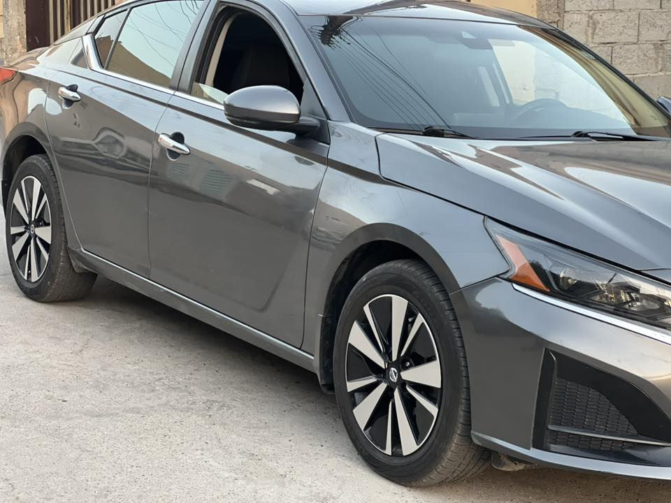 نيسان التماsv
موديل 2022
مواصفات فول sv
كامرا دواره
رادار360 
تحديد سرعه
نقطه عمياء
حساس اطارات عند التزود بالهواء
فتحه
تحديد سرعه
تحديد مسار
قياده ذاتيه
كشن كهرباء 
كشنات هيتر
توقف ذاتي
حساسات خلقيه
بصمه
بصمه ابواب 
بصمه صندوق
Awd
رقم اربيل بسمي سنويه جديده هزه فحص كله جديد شرط التحويل ثاني يوم . 
كير محرك تبريد كله شرط ومملعوب بي ماشيه 48 الف m
بنيد وجاملغ مصلح نفسه وبيهه دواخل قليل .
سعره  153 بيهه مجال. ***********
