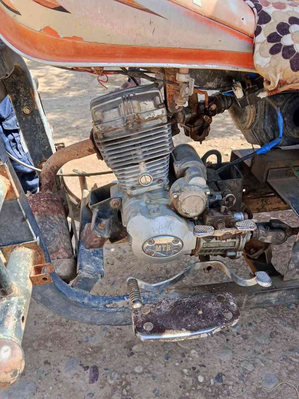 سلام عليكم ستوته للبيع نضيفه اوراق كامله السعر،450 بيها  مجال اتصل على الرقم ***********
