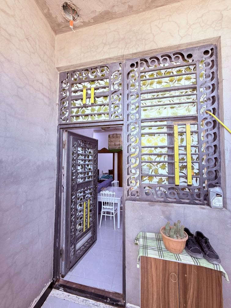 دار سكن #للبيع 🏠
ملك صرف زراعي عراقي نموذج 25
.
#المساحة :: 100م / 
البناء حديث وشغل مرتب وسعر مناسب 
#السعر62 مليون قابل للتفاوض
📍 ابي الخصيب - البهادريه
#يحتوي :: طارمة . استقبال . صحيات خارجية .
صالة واسعة . غرفتين منام . صحيات داخلية .
مطبخ . منور خدمات .
#للإستفسار ::*********** البصرة, العراق
