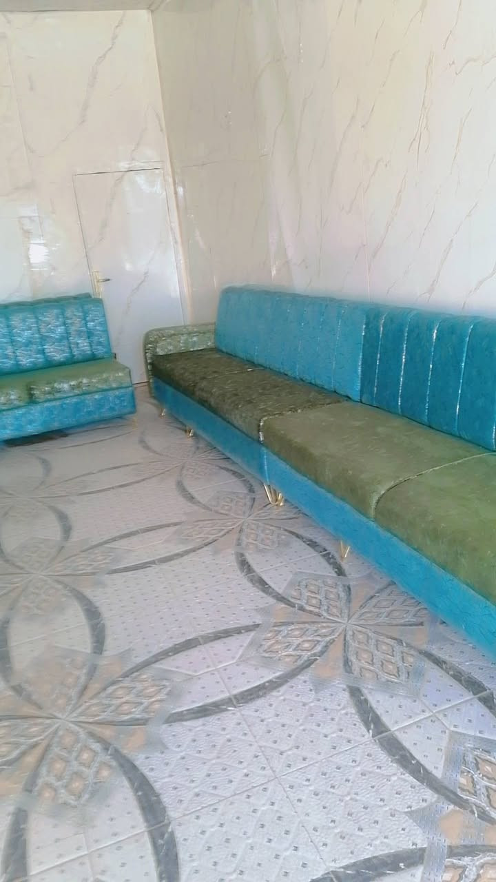 ديوان جديد للبيع السعر خاص مكاني شارع القادسيه مجاور جامع حجي مسلم 
رقمي    ***********
واتساب ***********
