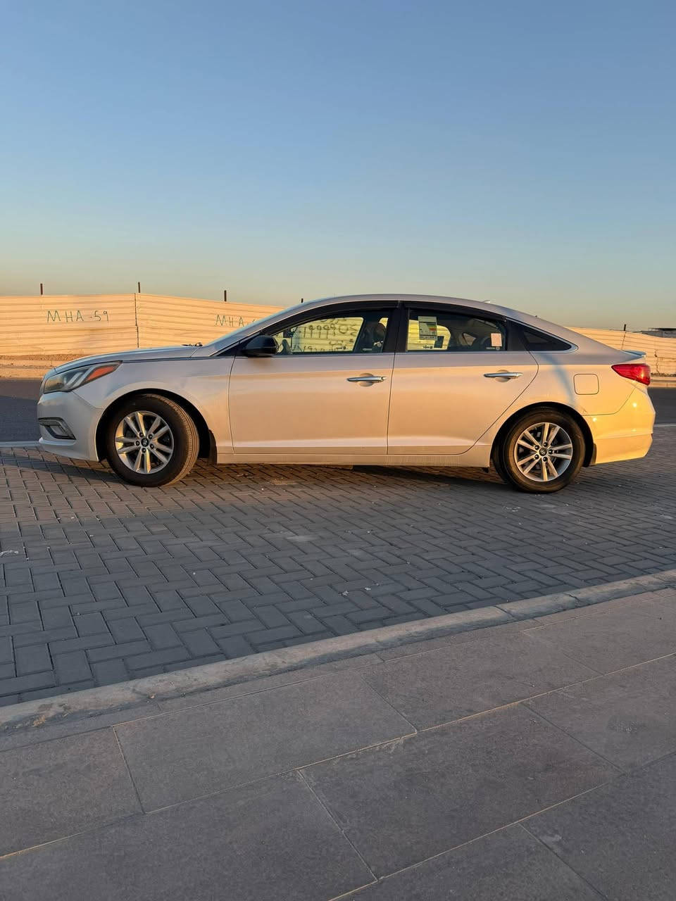 سلام عليكم
سوناته موديل 15 وارد أمريكي رقمه ذي قار سنويه 27
... سعر.. 115$
مكينه 2400 G ثلاثة انضمه قيادة
كير محرك كفاله
تبريد ثلج تدفئه منضومه جديدة
حساسات ايطارات
كهربائيات كله شغاله
غرفه نضيفه مواصفات معروفه سوناتة وسيارة احلى من صور تجي وشوف لا تكحيل ولا دحكات
ضربته يمين واضح بسونار وباقي سياره كله كفاله
عنوان مكان سيارة بصرة تواصل ع رقم *********** بي واتساب هم
