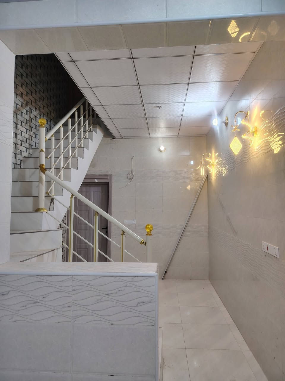 ياالله الهم صلي على محمد وال محمد يوجد لدي بيت مساحة 50متر طابق واحد بناء طابوق جمهوري بي غرفة وصالة ومطبخ وصحيات عدد 2كافه الخدمات ماء وكهرباء ومجاري وتبليط طابو زراعي قرار محكمة البيع مباشر مع صاحب الارض موقع البيت كربلاء مجمع الإبداع قرب جامعة العميد بصف علوه المخضر يصلح سكن او حسينيه للزوار بيع نقد فقط الاستفسار 
***********
***********
واتساب موجود
