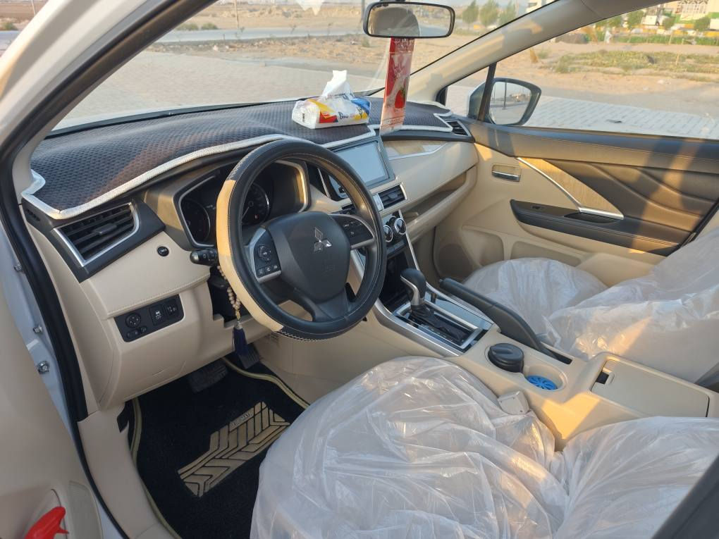 مستوبيشي اكسباندر موديل 2023 محرك 1500 مافيك تنفس طبيعي  ماشي 28 الف كيلو 7 راكب تبريد قطعتين مركزي فول مواصفات اقتصاديه جداً  مكفوله من الصبغ و الضربه و التبديل عدا بارد  بيها  رقم اربيل تحويل او وكاله مكاني البصره الزبير للاستفسار *********** البصرة, العراق
