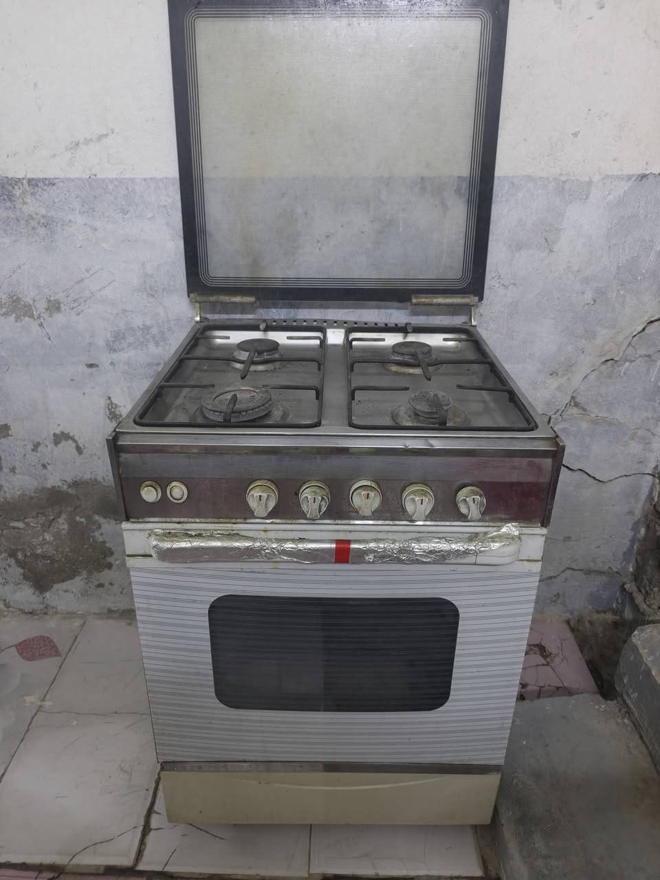 طباخ مصري كريازي ٤ أعيون عل فحص فرن فوك جوه شغال  نضيف سعره 75 وبي مجال قليل


**إذا كنت صاحب هذا الإعلان وتريد حذفه لأي سبب، رجاءا أرسل رسالة إلى الدعم الفني**
