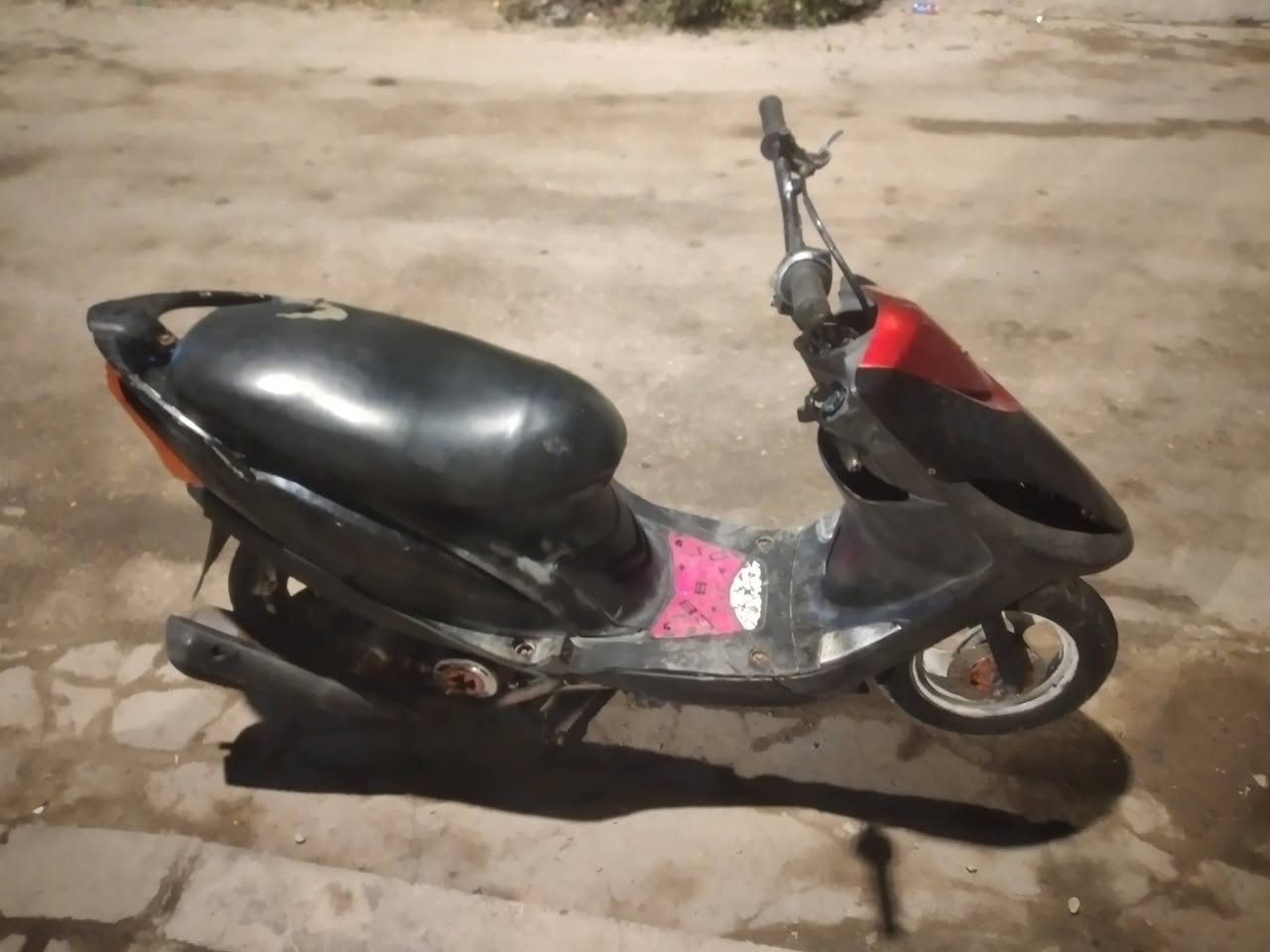 ماكس عدلة للبيع بوشة 55 تشتغل هندي مكينة ناعمة  سعر 375 بيها مجال  عنوان بصرة حيانية شارع لسيد ما متواجد علة نت ***********
