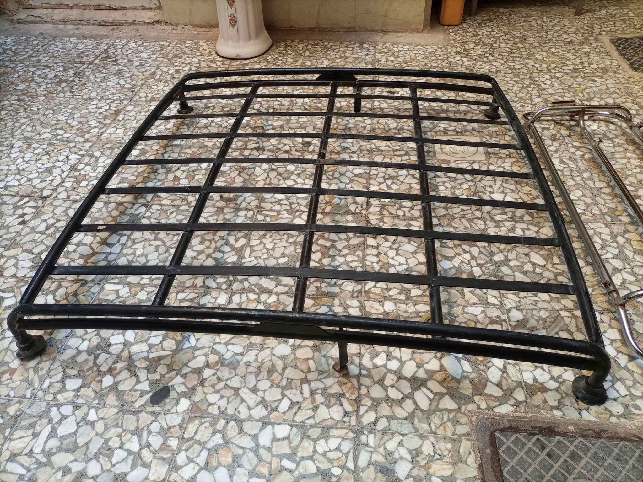 سلات للبيع 
السودة مال قماره 35 الف ثقيل قويه كلش تتحمل كلشي
الستيل مال جنطه  20 الف نظيفه مرتبه 
العنوان نجف ***********
