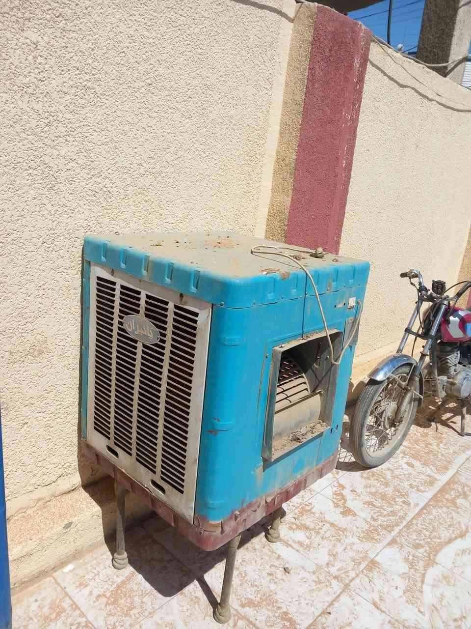 السلام عليكم مبردات ٣ مع قفص مكيف مستعمل للبيع مكان حله حي الزهراء قرب مول بغداد  ***********
