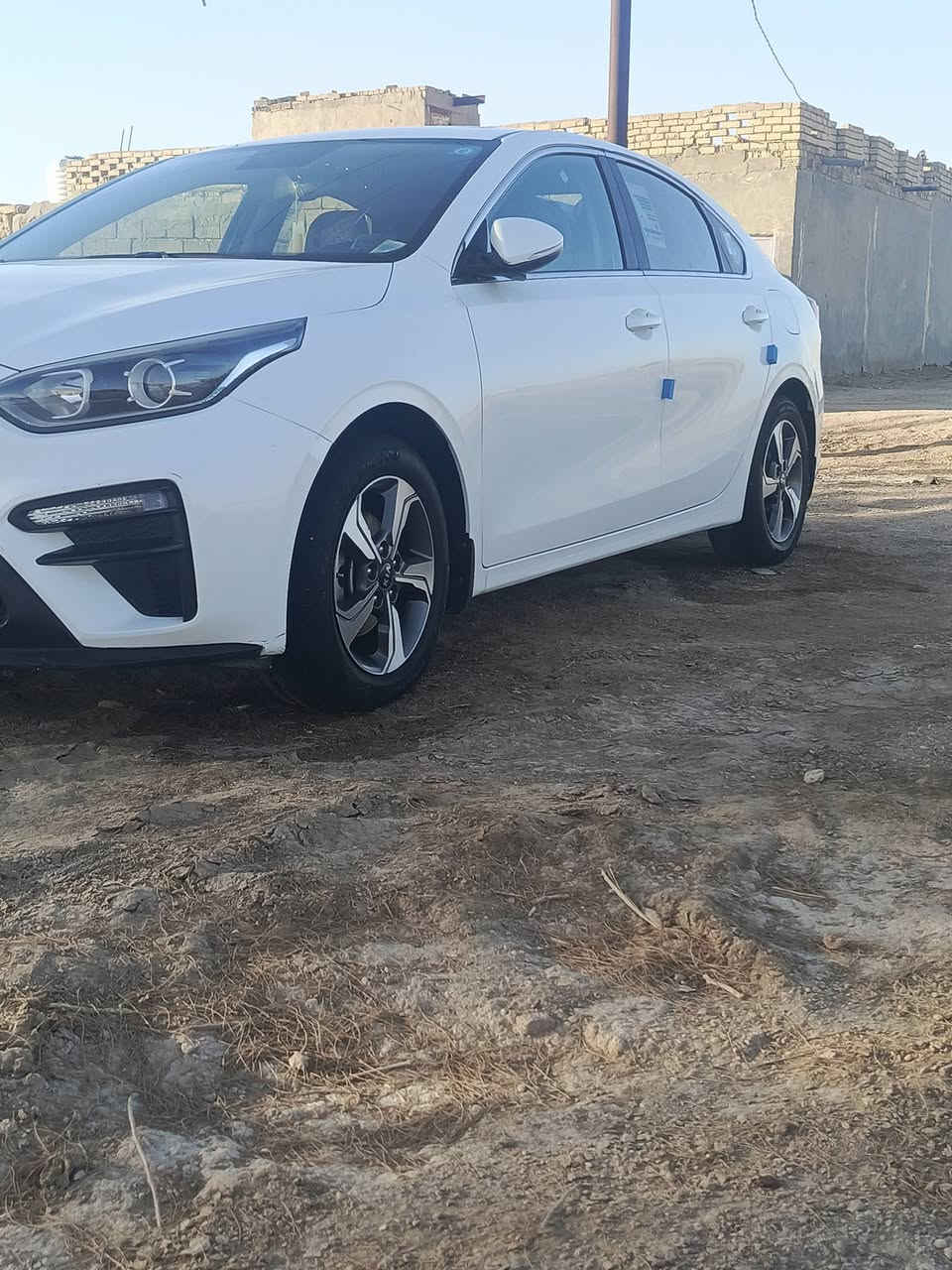 السلام عليكم سيراتو موديل ٢٠١٩ ماشيه ١٦٠ الف فول فتحة مري شفط كشنات جلد حكايه بيه باردات الهلال اليمن الخفي المامي وبيه رشه البنيد كير مكينه حداديه تبرد تخم تاير كله بشرط رقم نكليزي بسمي مكان السماوه السعر ١٥٥ وبيه مجال  وهاذه رقمي *********** غير متواجد الفيس
