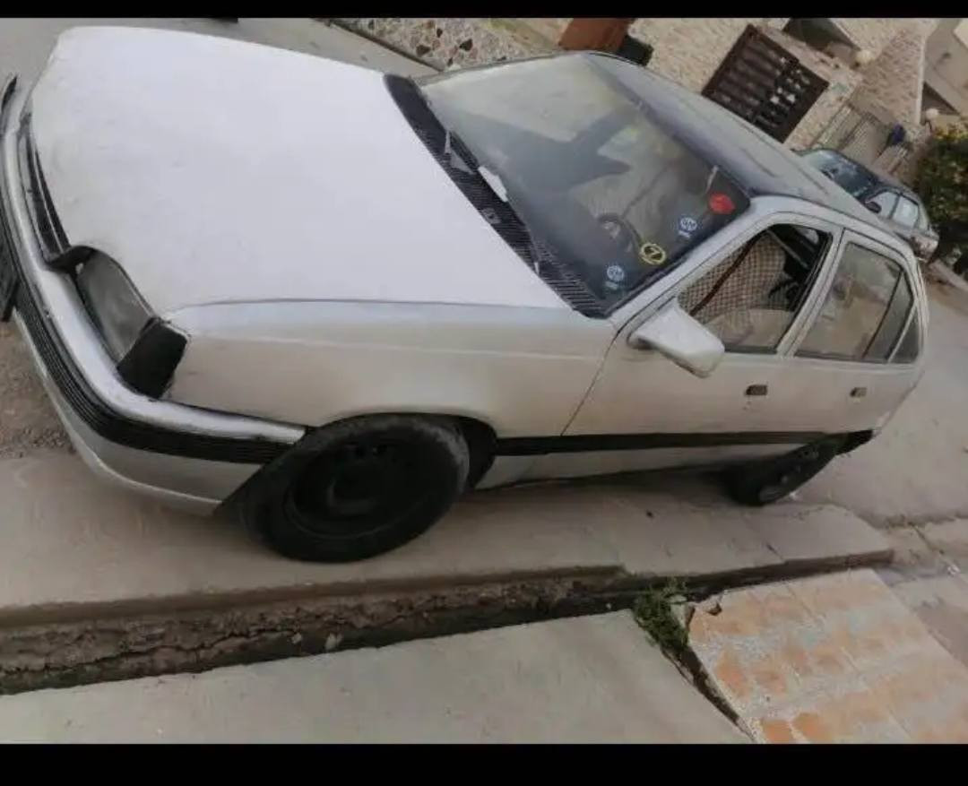 شتی هەرزان و بەلاش و ماڵی فەقیر
ئۆپڵ
مەکینە شازدە شەبەح(مەرغوبترین مەکینەی ئۆپڵ)
بەنزین زۆر زۆر زۆر کەم دەخوات
٤ تایە و ویلی نوێ
گێڕ و مەکینە بەشەرەت
مەکینەی نوێ
پاتری نوێ
کارەبایاتی مەزبووتە
سەنەوی و وەکالە عامە 
بەشەرتی ئەوەلیات و مەفەرەزەی مرور 
دەتوانی هەموو کوردستان و عێراقی پێ بکەیت بێ کێشەیە
سەیارەکە زۆر هەرزانە
نرخی تەنها(١٠) گەڵاقفڵ
شوێن:سۆران
***********
*********** أربيل, العراق
