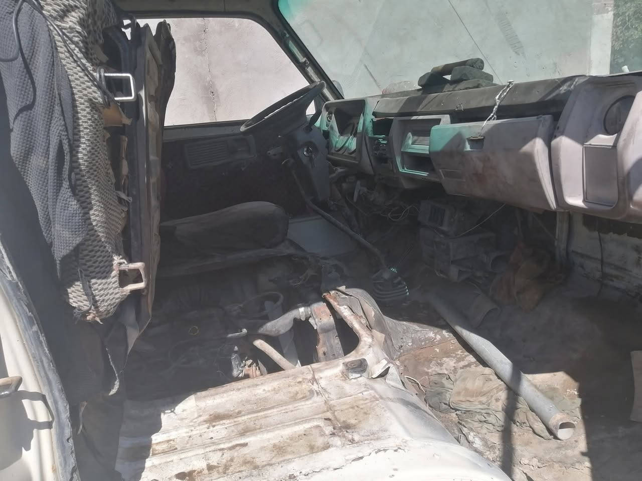 للبيع سياره مسيتوبيشي
رقم بغداد انكليزي رقم جديد بسمي 
تحويل مباشر
سياره جاهزه تخم تاير
كير ومحرك واكسل خير من الله
محرك بانزين 
سياره معمره جديد كلها شغاله من الدعاميه للدعاميه
موديل 1985
السعر 40 وبيها مجال 
العنوان صلاح الدين بلد
الهاتف ***********
الهاتف ***********
