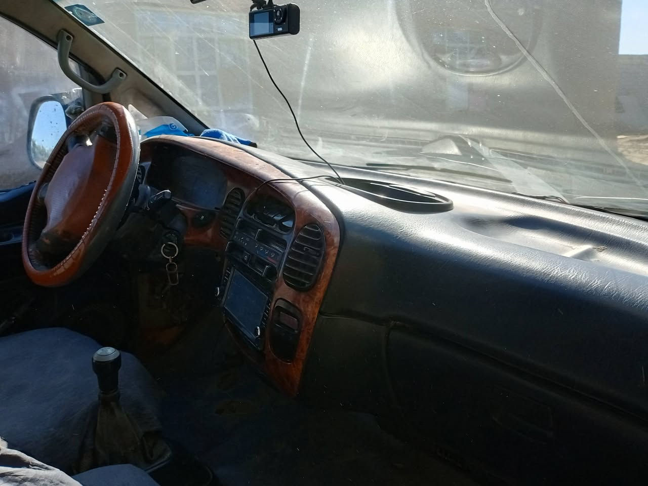 السلام عليكم ستاركس موديل 2002 محرك مفتوح جديد قبل سبوع شاده كير جديد حداديه جديد سنويه ل 29 تحويل بسمك ما مطلوبه شواصي معمره السعر ب 38 الإستفسار ***********
