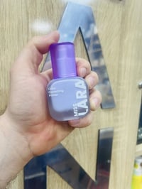 برايمر ميسس لارا • يقلل المسام • ثبات طويل