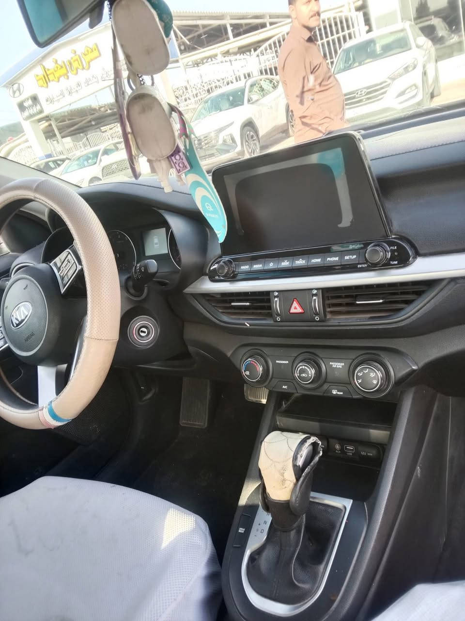 سلام عليكم سياره فورتي رقم بابل موديل ٢١ بسمي حادثه حافه بنيد وربع جاملغ سوناره موجود ماشيه 27 الف مكانه سياره حله رقم هاتف ***********
