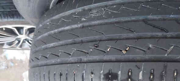 السلام عليكم شباب تخم ويل كب كورلا حجم ١٥/٦٥/١٩٥ اصلي شركه مختوم وتخم تاير زوج نضيف  كلش وزوج نص عمر للبيع اومراوس مكاني بغدادهاتف ***********وبيه واتساب
