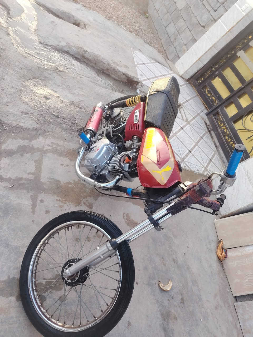 السلام عليكم دراجه للبيع مكينه ٢٣سولنك مكينه خير من الله شلعه ومعدل عقل رياضي صالنصه رياضي تفصل بيه لصبح الدراجه كلك بدون أوراق اكفلك سرقه مكان بعقوبه تقاطع الساده لسعر قفل قفل ٢٧٥ و ابيع كوم حديد تجي تكلبه تشوفه عجبتك أخذه ما عجبتك عوفه لا تكلي بيه فلان شي وبيه هيج ومدري شنو ***********
