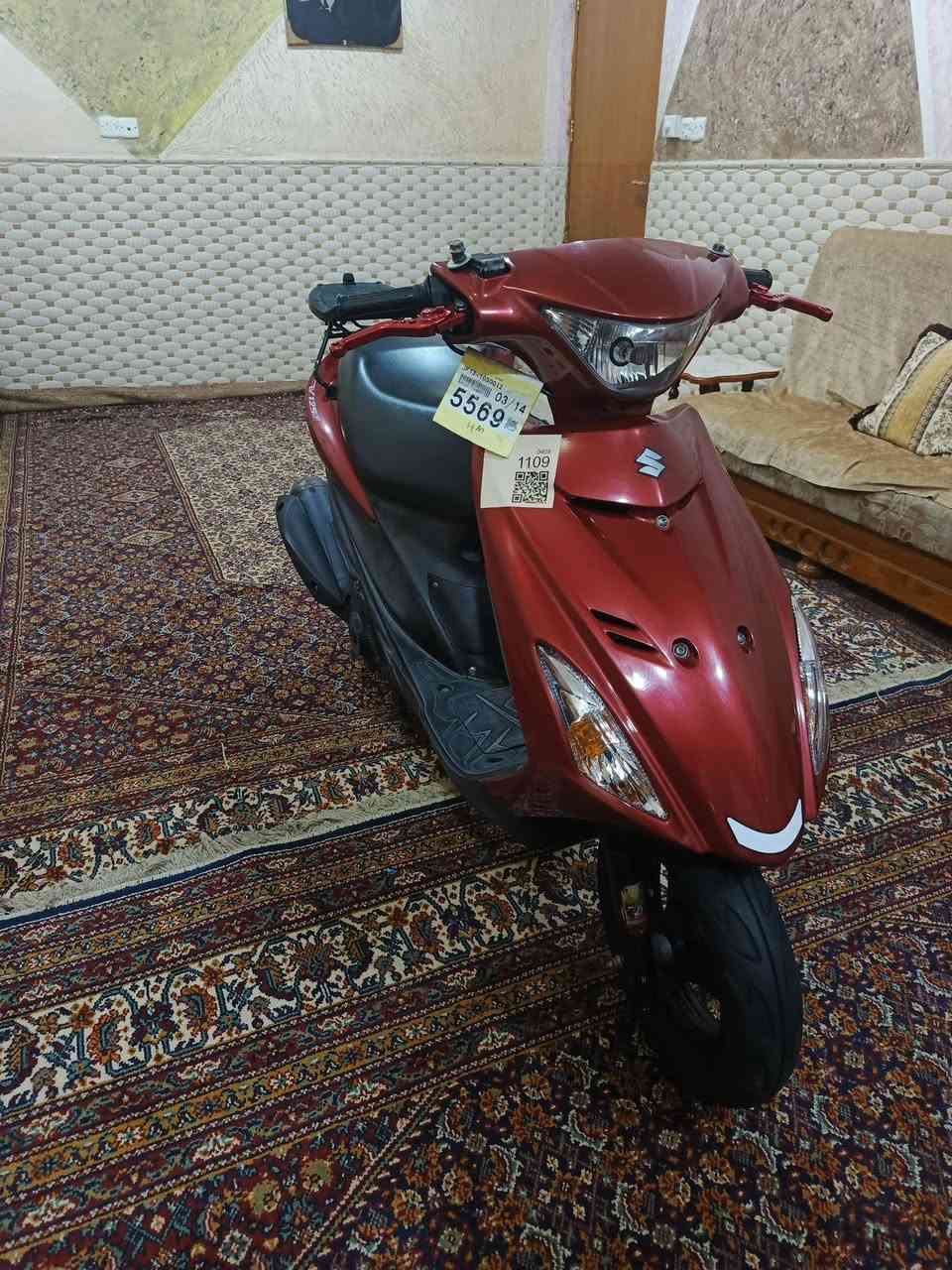 السلام عليكم دراجة ادرس حديث ياباني للبيع  الدراجة نازلة من الرمبة صارلهة شهر مكفولة كفالة عامة ما عدا الكفر مصبوغ للجمالية مكاني كوت منطقة الحاوي اي استفسار اتصل عل رقم ***********
