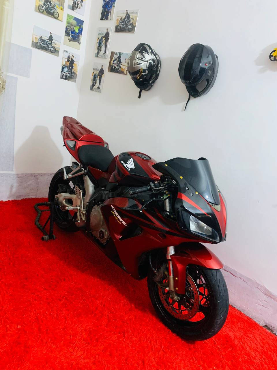 للبيع شغالة وتمشي فقط بيها خربطة
هوندا 1000rr موديل 7 
السعر 15 ورقة بابل سدة الهندية ***********
