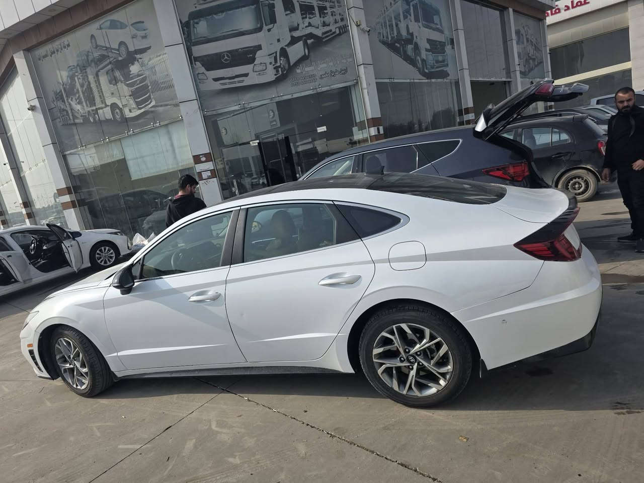 هونداي سوناتا موديل 2020 وارد امريكي محرك 2500 تنفس طبيعي  باسمي هزه ورقم جديد.    بيها بس جاملغ. سياره فول مواصفات فتحه    كير لمس لا يت زنون بلاد.    اهم تاير جديد  كاميرات اماميه  حداديه  كله جديد بلادي سياره جاهزه من كلشي وجديد   سياره  جاهزه مواصفات               السعر 168 وبيها مجال        العنوان بابل     ***********
