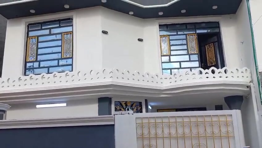 السلام عليكم بيت مساحه 200متر طابو زراعي سند 25 البيت طابقين المكان مقابيلي المحكمه الجديده حي السجاد السعر خاص ***********
