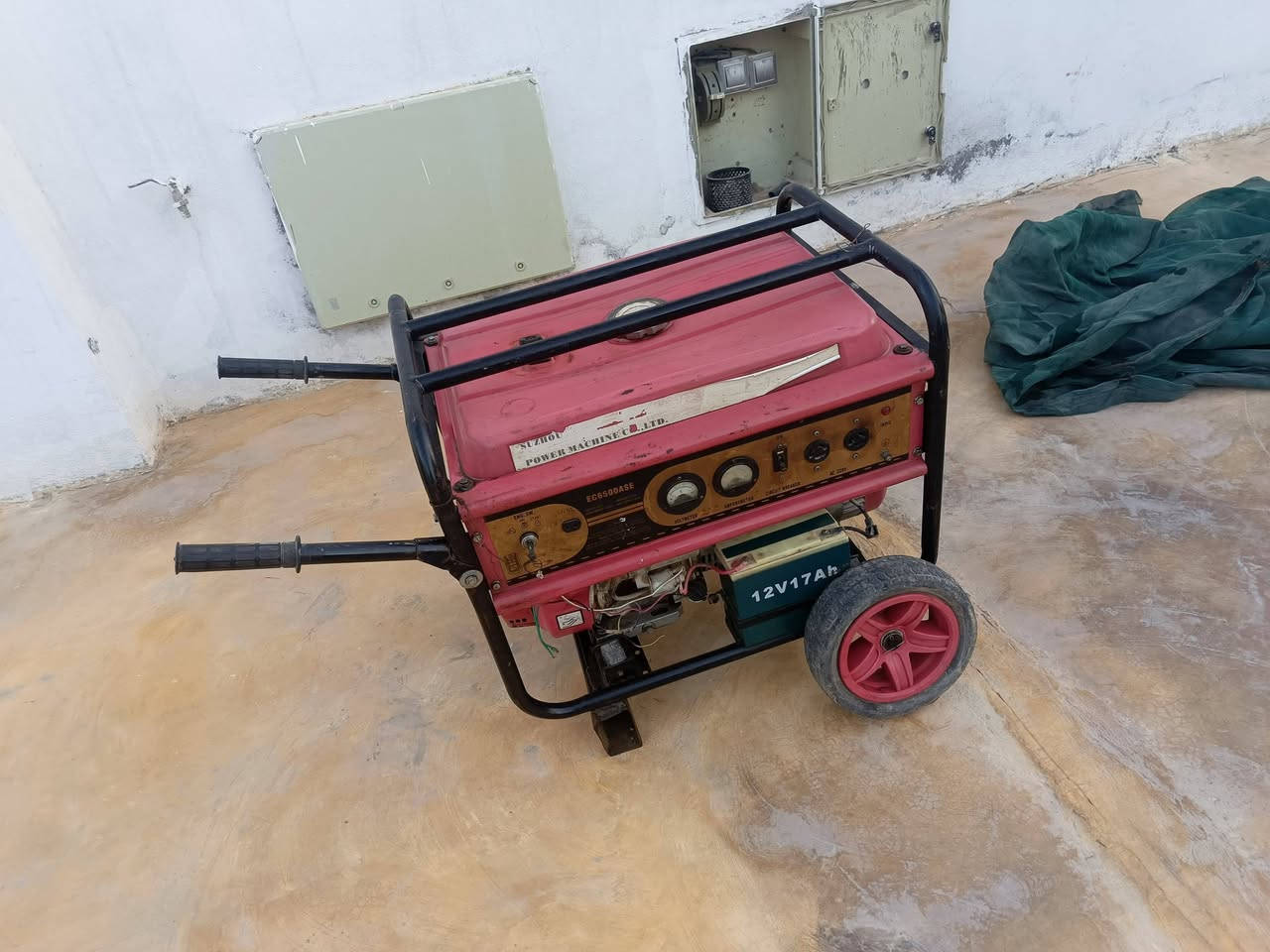 مولد للبيع
5KV 
نظيف وشرط ع الفحص يلا تأخذ 
كنعان 
السعر ٤٥٠ الف 
***********
