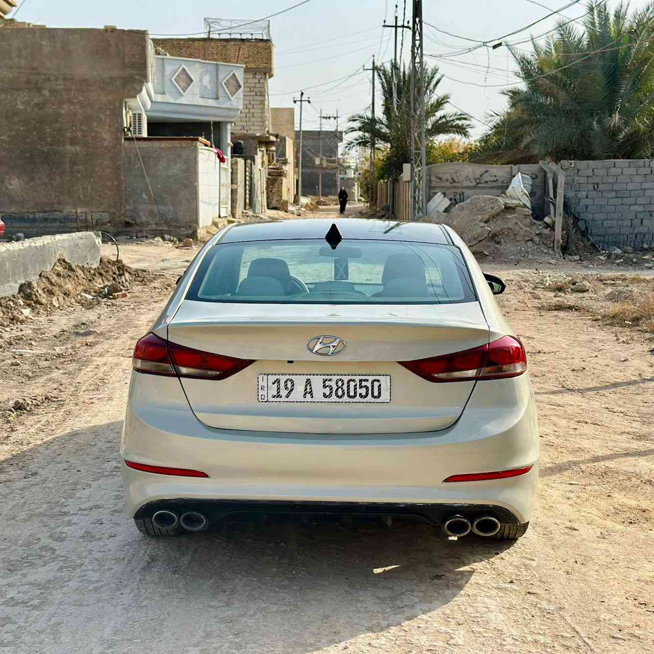 السلام عليكم النترا ١٧ للبيع حادثهه مثل ما موضح بالصوره فقط حوض السبير  السياره ليبل واحد مكينه كير حداديه خير من الله تريد وكاله تريد تحويل موجود السعر ١٢٣ وبيهة مجال حك الجيه ***********
