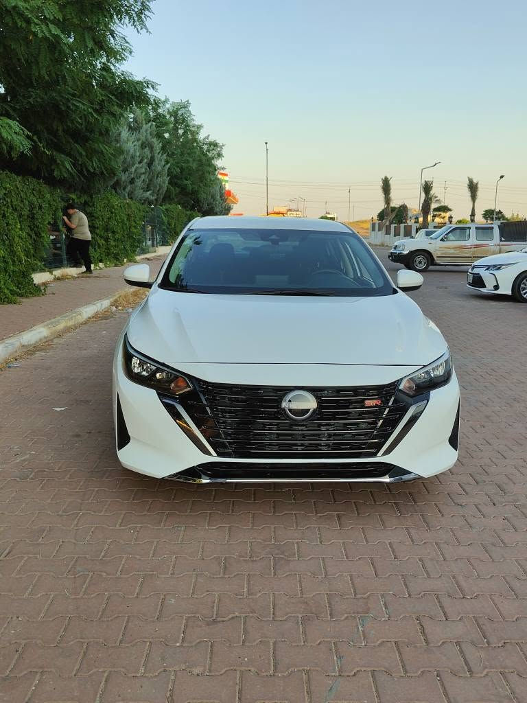 السلام عليكم
نيسان سنترا SV 
الصبغ فقط جاملغ واحد 
المواصفات
ستيرن تدفئة 
كشنات تدفئة 
بصمة 
بريك بصمة 
تشغيل عن بعد 
رادارات خلفي و امامي
حساسات كلشي جاهز 
المكان عقرة 
الهاتف موجود واتساب *********** اكر, نينوى
