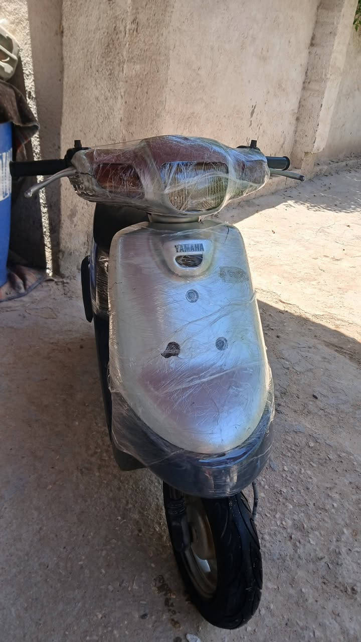 السلام عليكم بطه للبيع محرك ناعم يخبل شلعه حلوه كهربائية شغاله نقص بس باتري مامجفته مكاني كربلاء  السعر 250 وبيه مجال رقمي ***********
