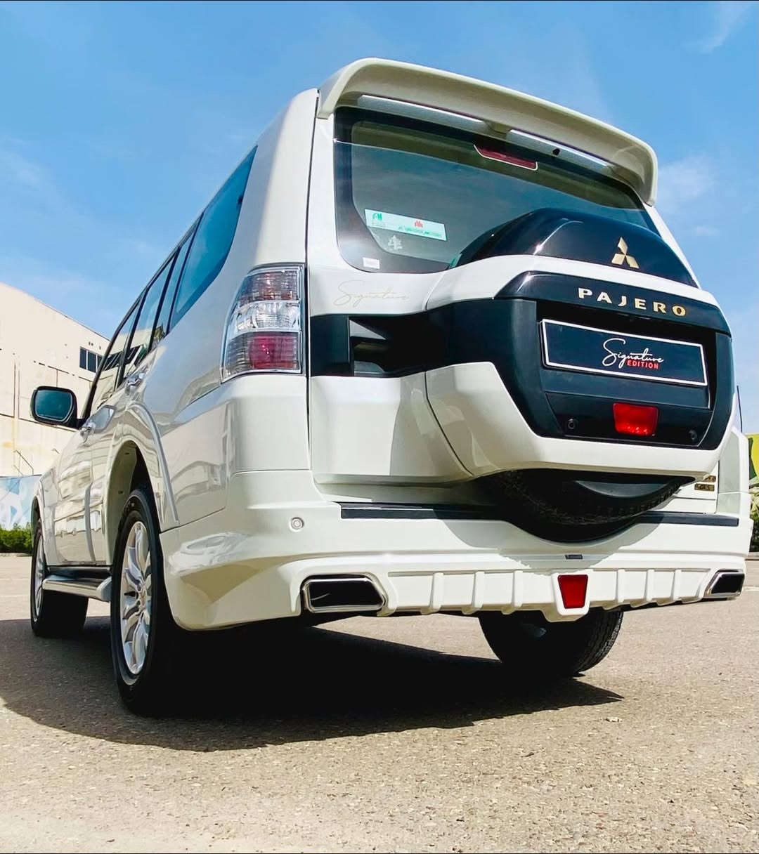 السلام عليكم 
صل على محمد وال محمد بسم الله ماشاء الله
انظف واقوى باجيرو بكل العراق شرط زيرو بعدها
للبيع فقط …للبيع فقط ***********
باجيرو حبتورموديل 2020 راس الارنب زيرو ماشية فقط 21 الف حقيقي شرط مكفولة من الصبغ والبارد والشخوط والحالوب السيارة جديدة لوك بعدها زيرو فول مواصفات محرك 3800 علامات ذهبية كشنات جلد وكهرباء ودفلوك مانع انزلاق ثلاجة تبريد امامي خلفي دمام حساسات كامرا حاكية بلوتوث تحكم ستيرن ٣ جهات مانع انزلاق ترايش كروم ويل جبير لحاية بلادية وغراض الشركة كله الاصلية بيها غير مستعملة ارضيات عدة كتلوكات طفاية عدة سويجات 2  السيارة زيرو بعد صالنصة بعدها ستيل ورقمها اربيل بسمي تحويل مباشر وشوف الصور واحكم النظافة بعدها تايرات الشركة وبالفايلون والشراي يتصل مكاني بغداد
