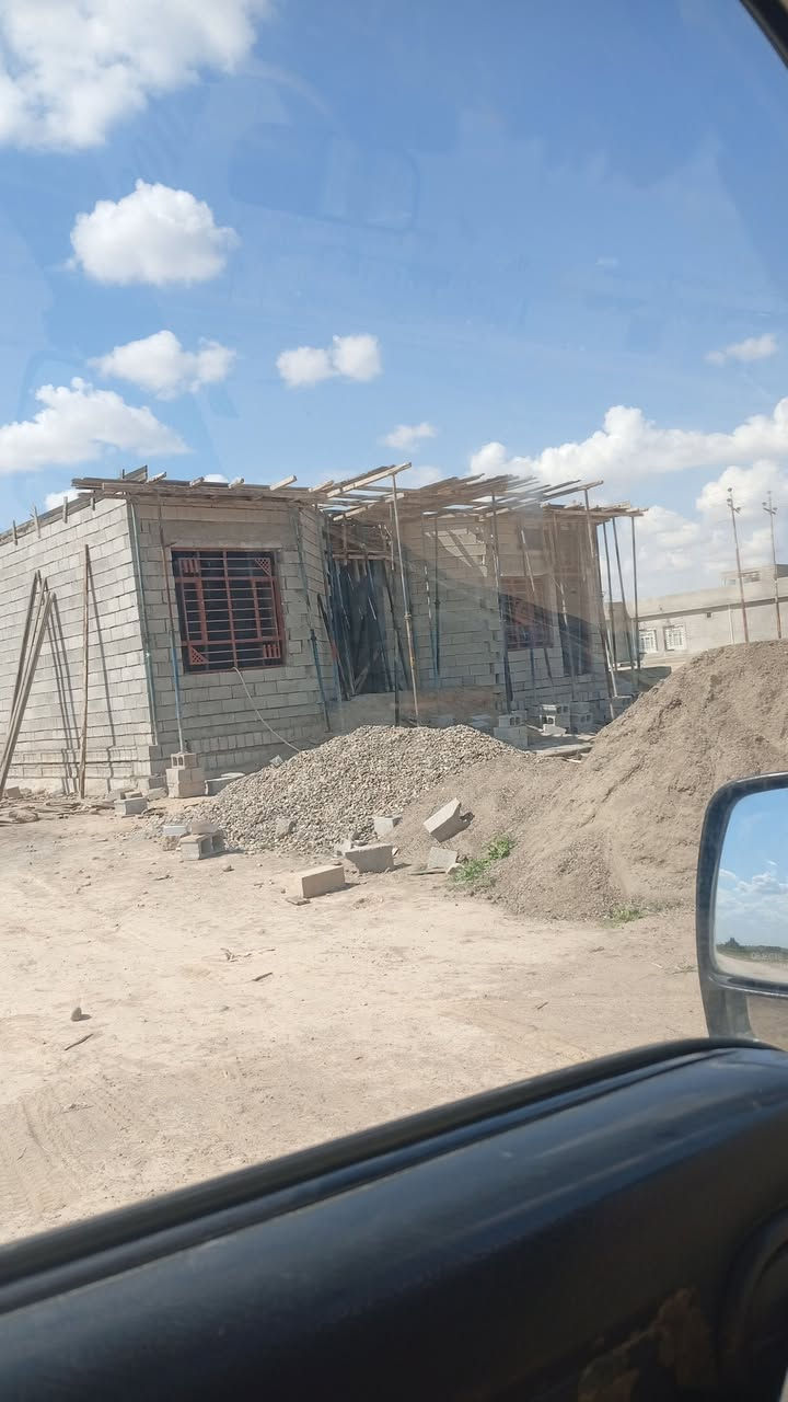 اعلان للجميع
يعلن مكتب اليقين للمقاولات العامة في قضاء العلم والمناطق المجاورة عن انشاء هياكل البيوت المنزلية بالتقصيط المريح الزبائن وبدون كفيل وتشمل
١. تسقيط الخريطة على الارض
٢. صب الاساس مع البناء بالبلوك المصمد ودفن الاساس بالسبيس المقبول بالفحص المختبري
٣. بناء جدران الهيكل بالبلوك المجوف وحسب الارتفاع القياسي وضمن المواصفات القياسية
٤. صب السطح بالحديد المسلح والخرسانه وحسب المواصفات القياسية
٥. بناء استارة وبيتونة ومماشي بالبلوك المجوف
٦. سعر المتر الواحد يقاس حسب السطح ١٦٥ الف دينار 
٧. يكون التسديد نصف المبلغ خلال مدة البناء البالغة ثلاثة اشهر وحسب الاتفاق
٨. يكون تسديد باقي المبلغ بالاقساط الشهري وحسب الاتفاق 
٩. لا نحتاج الى كفيل ولا ضمان ويكون البناء هو الضمان
١٠. الكادر متكامل وجاهل للعمل والف هلا بالزبائن
عمر عبدالله  المسؤول المكتب التنفيذي 
رقم الهاتف ***********
