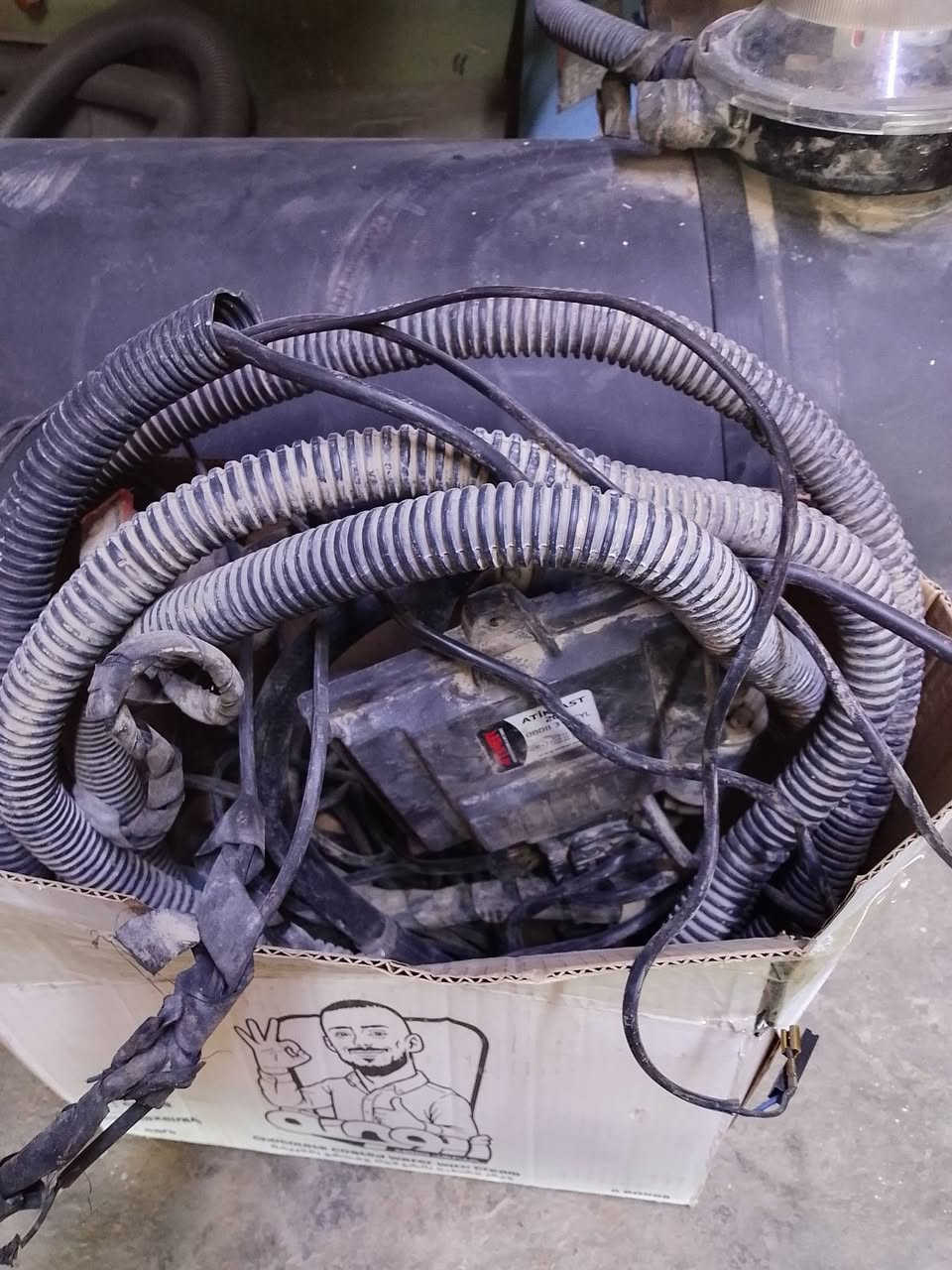 سلام عليكم
منظومة غاز 4سلندر نضيفه جدا
مع كامل ملحقاتها
مكاني دوره 
السعر 300بيها شي بسيط
***********
***********
