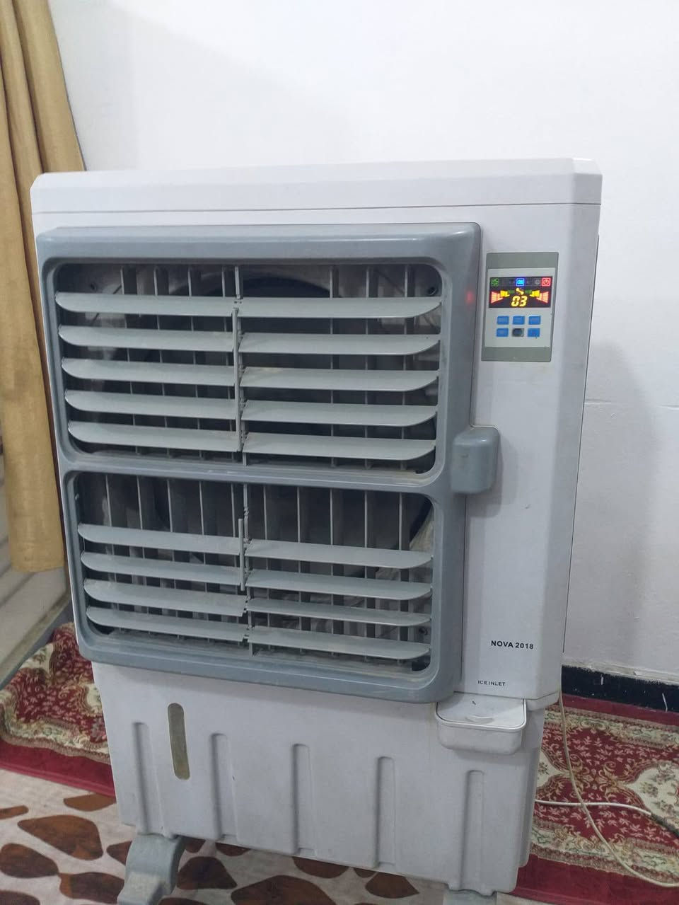 مبرده مستخدمه بس العام قبل الشته ب3 اسابيع نضيفه كلش سعرها 95
***********

