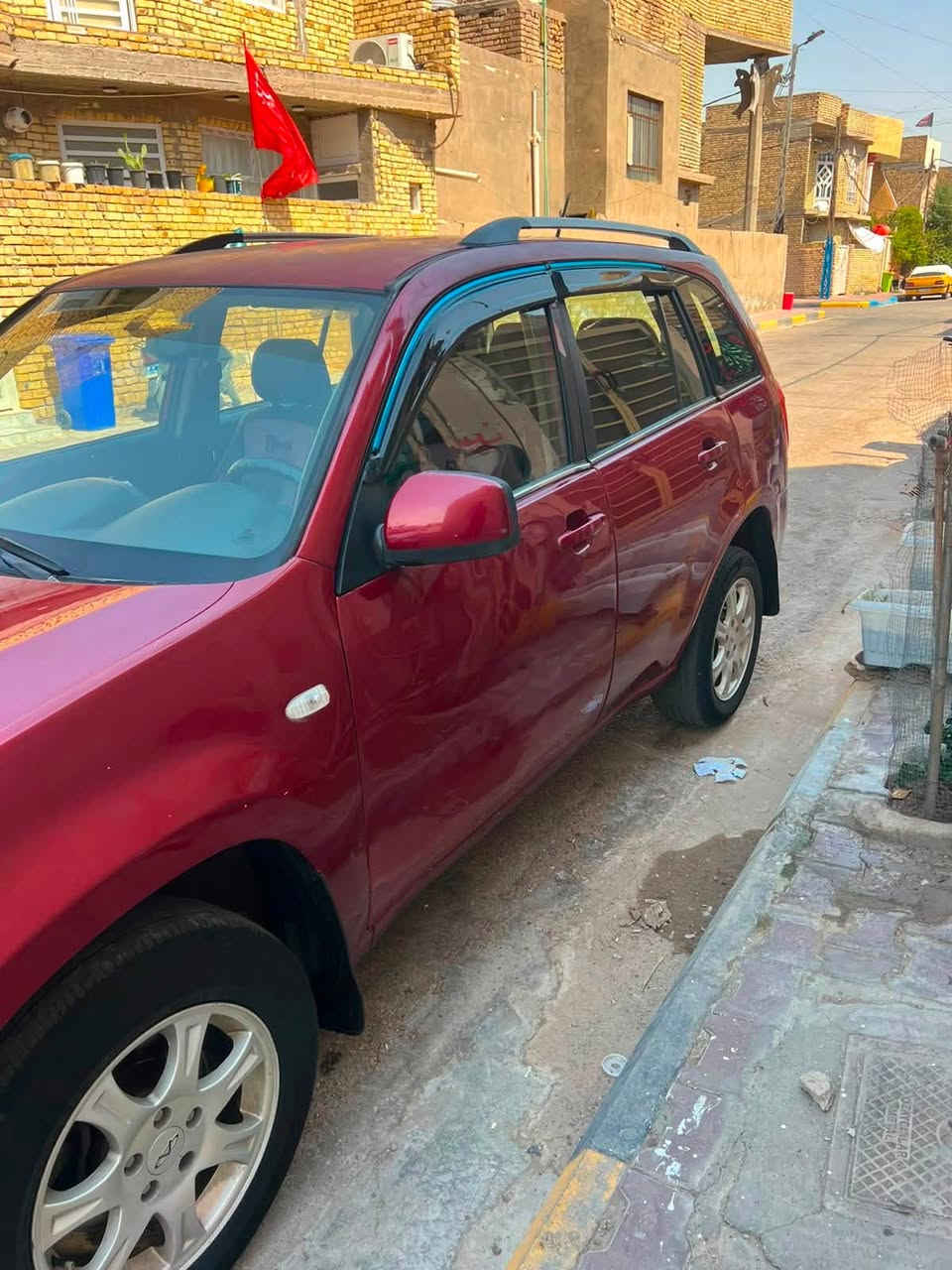 السلام عليكم تيكو موديل 14 ميكانيكي محرك 2000 داخل اسود بلاد مميز رقمها بغداد ايضاً مميز بيها صبغ باب الساىق من جوه وبنيد اني صابغه لان جارد عندي فيديو قبل لا اصبغه لاضربه ولاتبديل نظيفة جداً معاها سويجات ثنين كير ومحرك مامفتوحات مابيها خياس السياره عنواني الكوت سعرها 59 مجال بسيط بيها للشراي ***********
