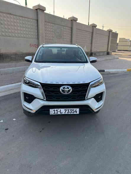 فورچنر 2023 فول مواصفات كفالة ما عدى بارد باب خلف السايق مكان السيارة كربلاء ماشية 27 الف بسمي السعر 315 
***********
